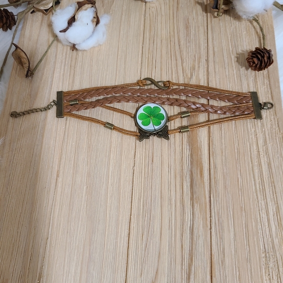 🍀🍀NEW🍀🍀SO PRETTY!! SHAMROCK Leather Bracelet 🍀🍀 - Picture 10 of 13